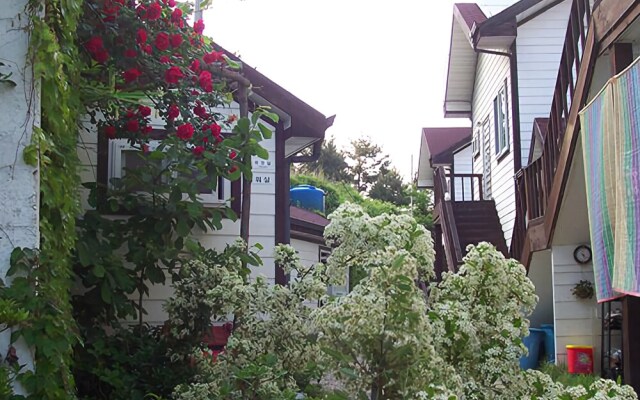 Yeongdeok Darnim Pension