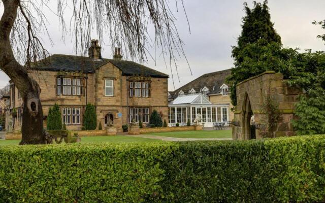 Rogerthorpe Manor Hotel