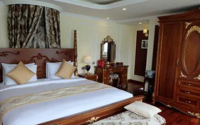 Emperor Cruises Ha Long
