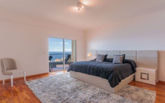 Stunning Apartment with sea view