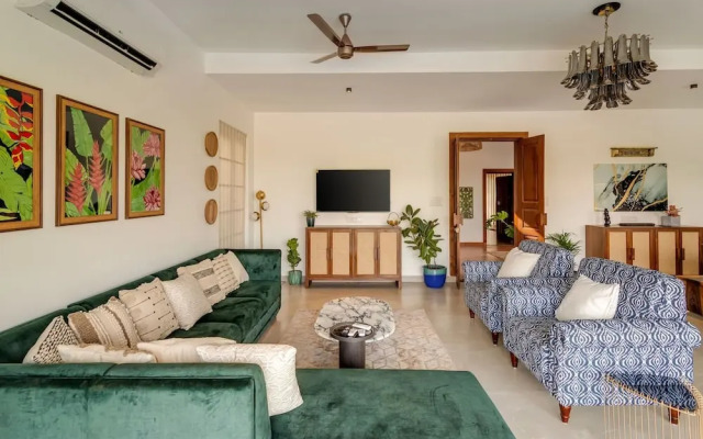 Field View Villa With Pool Perfect for Big Groups