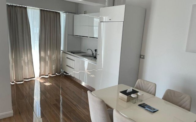 White Tower Mamaia Apartament Privat 503