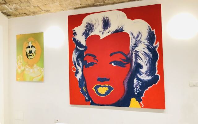 Marilyn's Holiday House