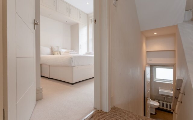 Stylish 3 Bedroom Apartment In Pimlico