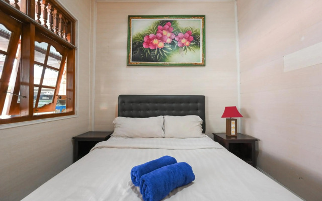 OYO 4003 Ceria Guesthouse SeminyakNearSeminyak Beach