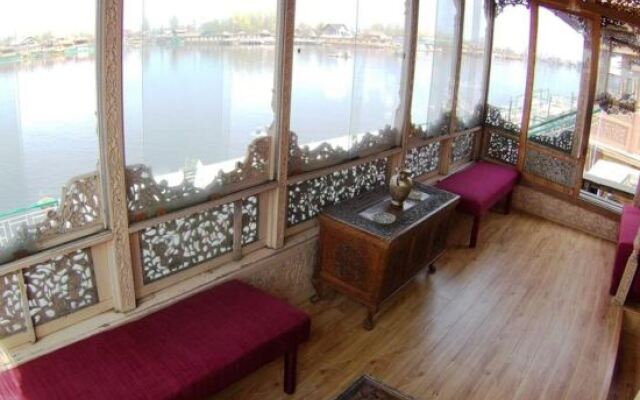 Mother India Group of houseboats.