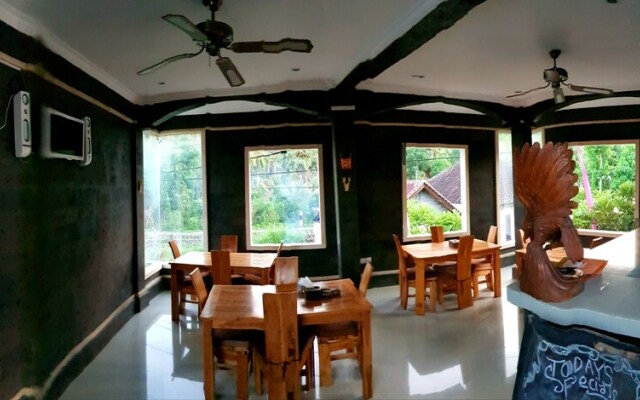 Amed Romance House