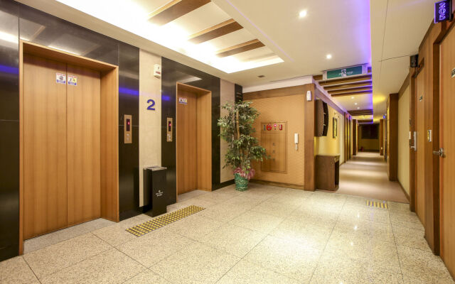 Rozy Hotel
