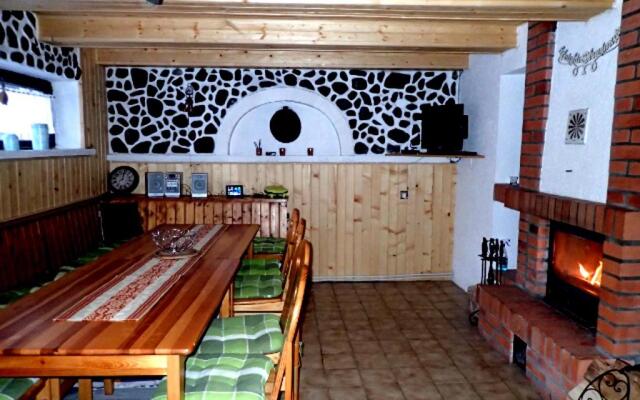 Krpáčovo, Nízke Tatry - chata na kraji lesa
