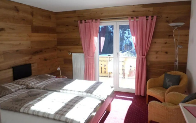 Hotel Mira