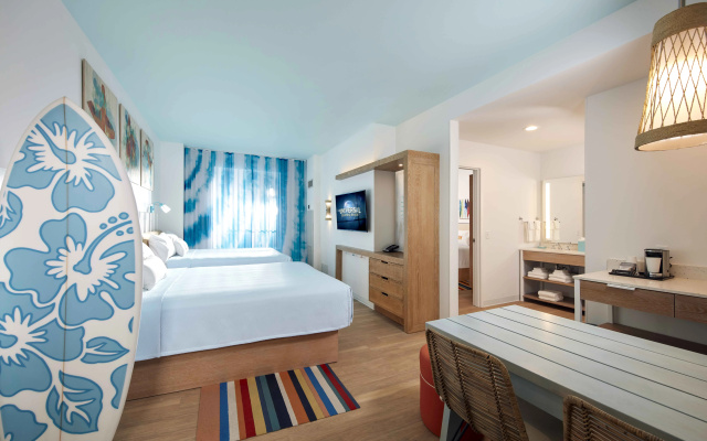 Universal Endless Summer Resort — Surfside Inn and Suites - Image 3