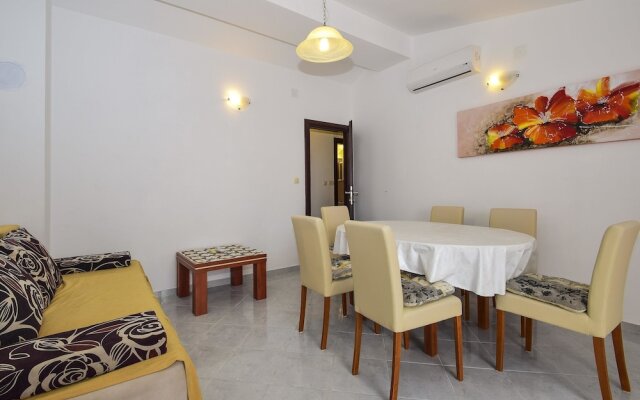 Apartments Komadina M73