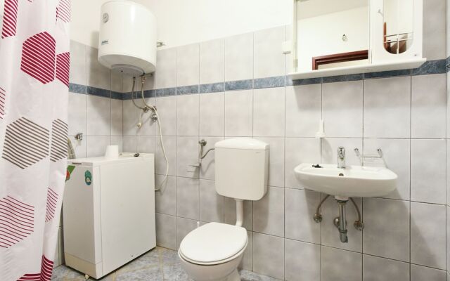 Premium Apartment in Bibinje With Garden