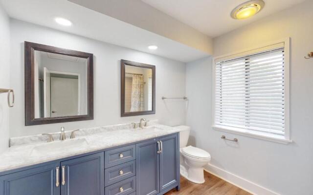 946 Inverness Village