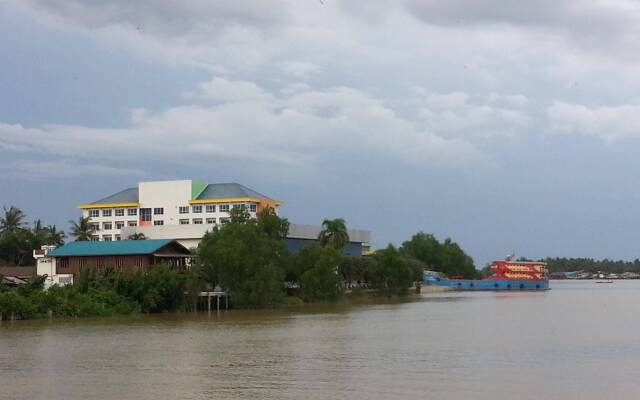See View Riverside Hotel