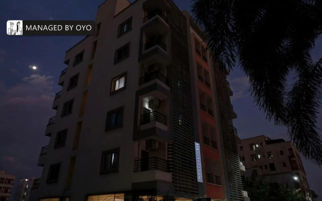 Super OYO Townhouse 1217 Imperial
