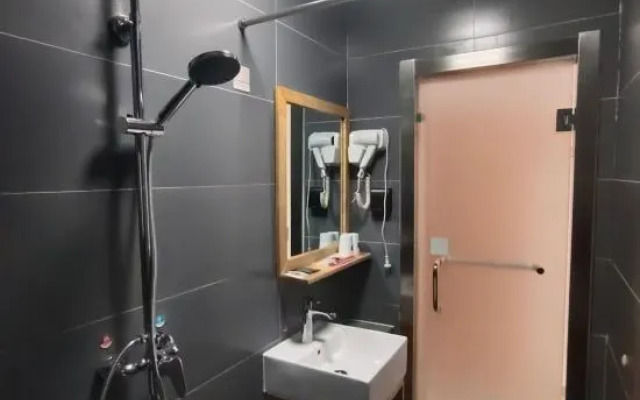 Shankee Hotel (Zibo Huaguang Road Badaju)