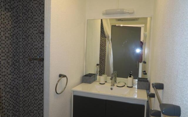 Appartement Sète, 2 Pièces, 6 Personnes - Fr-1-338-357