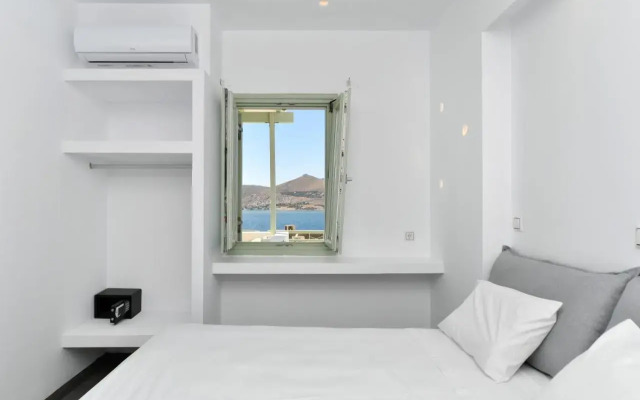 Lorenzo Studios and Suites Paros