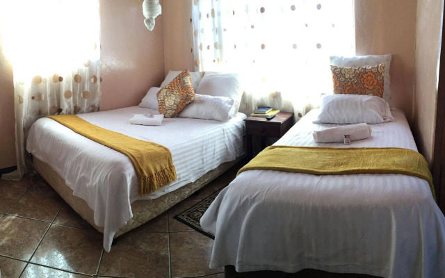 Woodlands Lodge & Tours