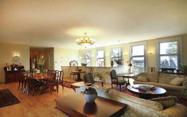 Homeport Historic Bed & Breakfast/Inn c 1858