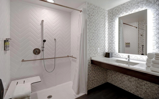 Holiday Inn Erie by IHG