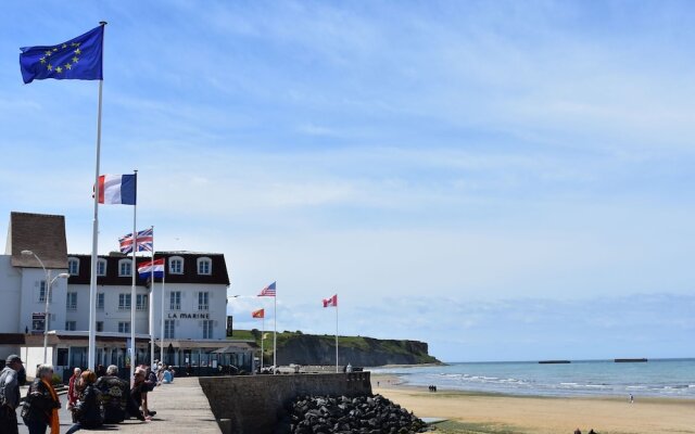 Endearing Apartment in Arromanches-les-bains Nearby the Sea With View on the Harbour
