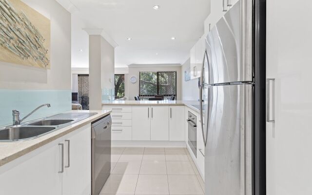 Nicholli, Bay Parklands, Unit 30/2 Gowrie Ave