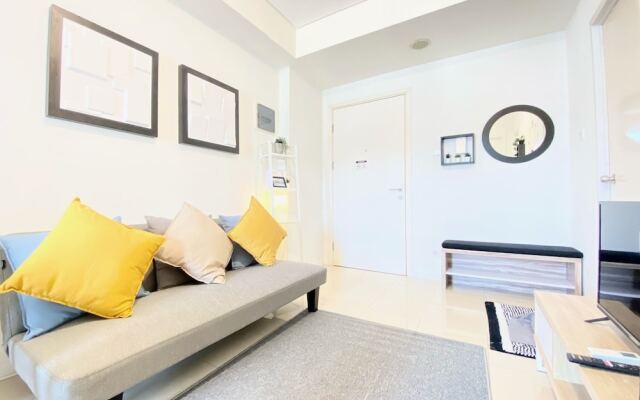 Cheerful And Homey 2Br Apartment At Parahyangan Residence