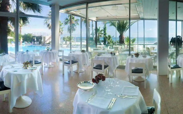 Hotel Caravelle