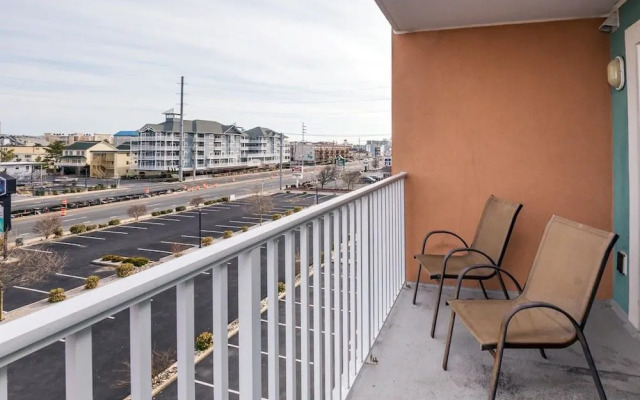 Makai 310 Ocean View by RedAwning