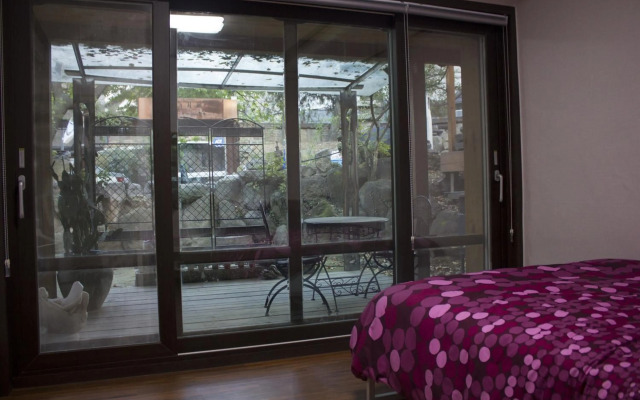 Jiwoljang Guest House