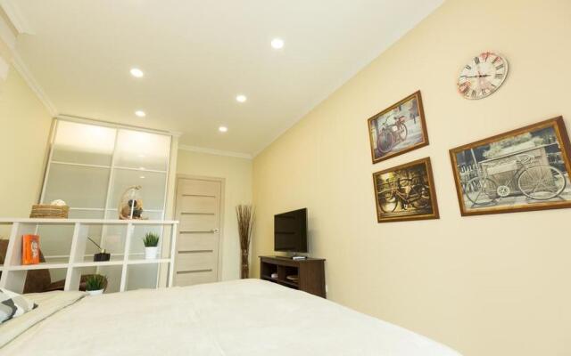 Азбука на улице Октябрьской Революции 23A