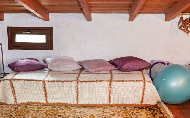Restful Apartment in Istiaia With Patio