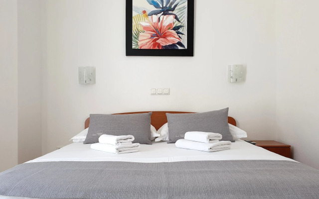 Sunset Split Rooms