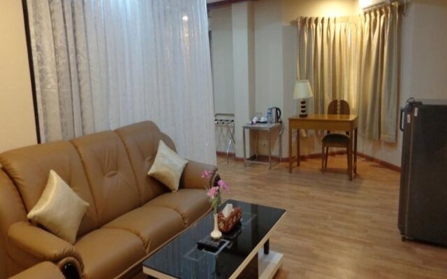 Royal Khattar Hotel