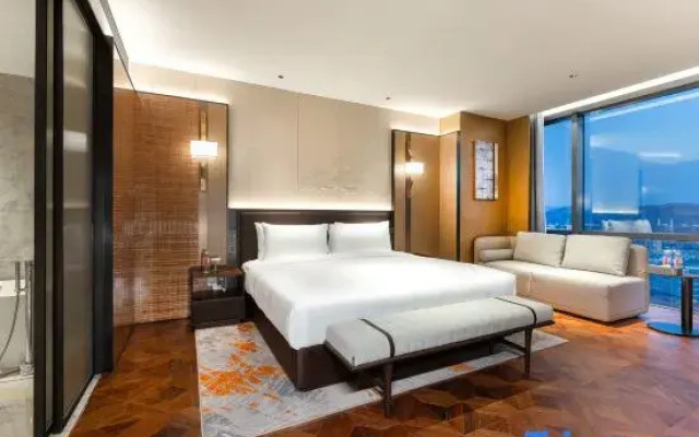 Leezy Hotel