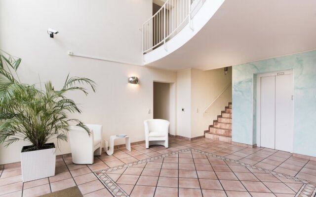 Parkside Apartment House