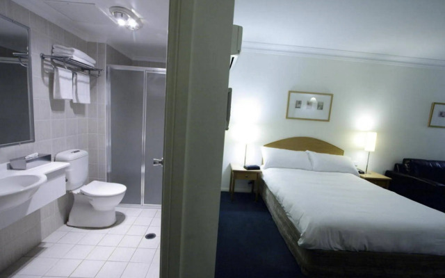 Carlyle Suites & Apartments