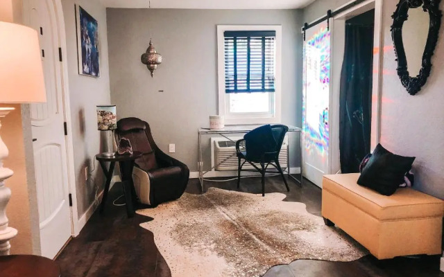 EO Bungalows – Adults Only