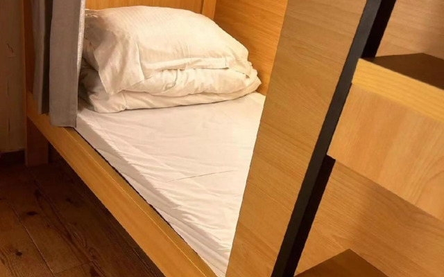 Yuju Hotel Apartment (Shanghai Pengpu New Village Subway Station)