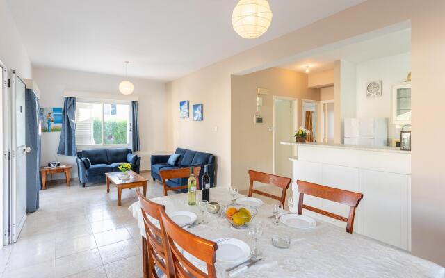 Villa Lela Pente Large Private Pool Walk to Beach A C Wifi Car Not Required Eco-friendly - 2167