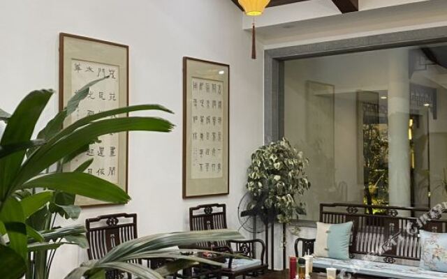 Yuqingge Garden Hotel