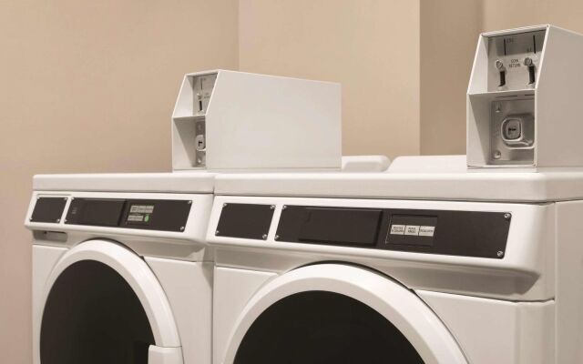 Country Inn & Suites by Radisson, Belleville, ON