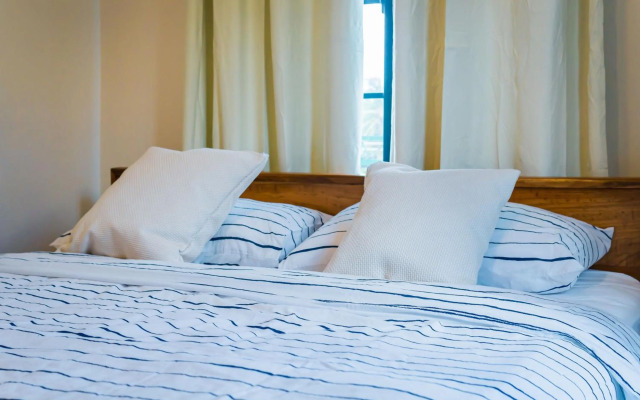 Cozy and quirky Wolf Apartment