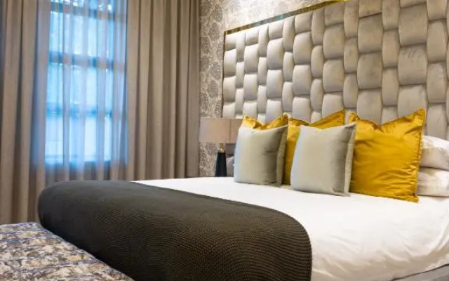 Zet on 9th Avenue (Adults Only)