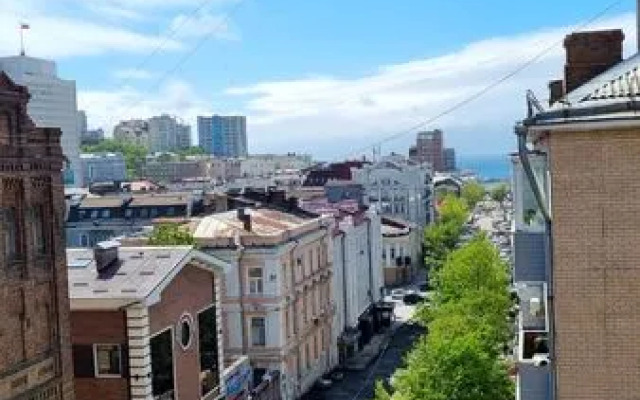 Apartments on Admiral Fokina street, 31