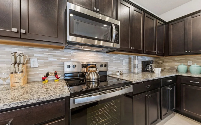 1287 Blue Paradise Way