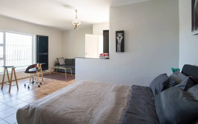 Camps Bay - Independent Studio Flat