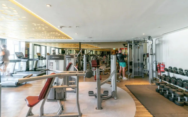 GLOBALSTAY. DAMAC Tower Paramount